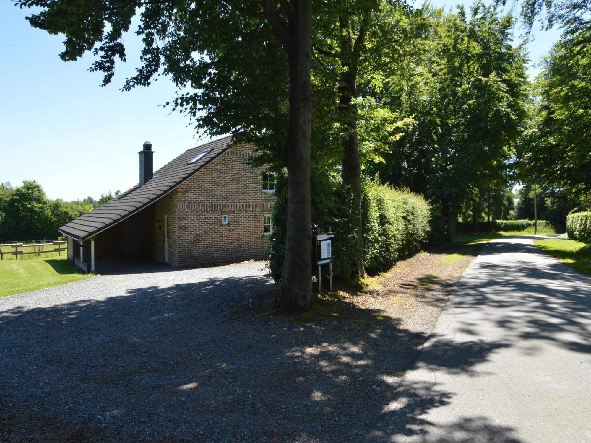 Picture Perfect Holiday Home In Sourbrodt With Garden Bbq Exteriér fotografie