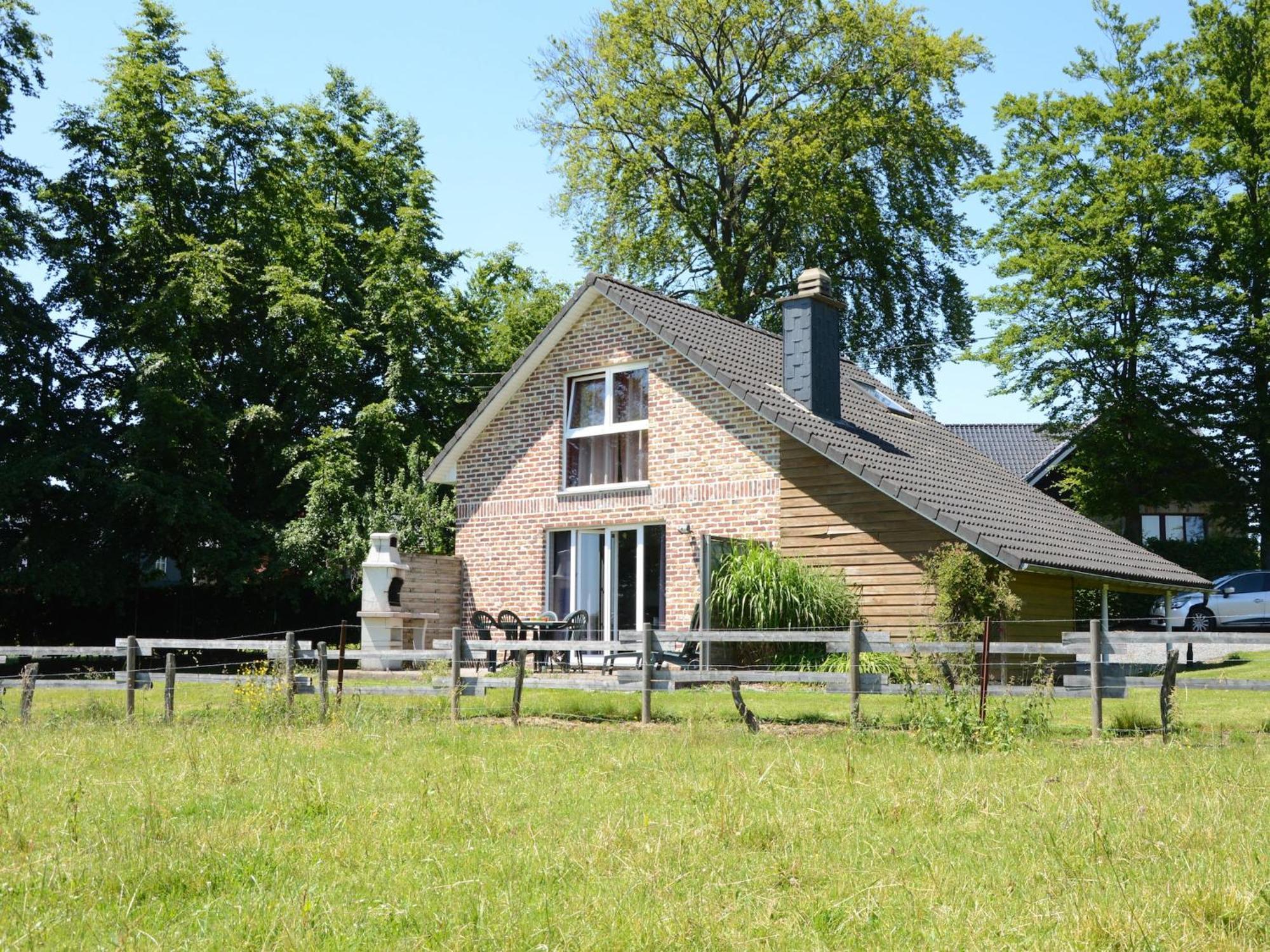 Picture Perfect Holiday Home In Sourbrodt With Garden Bbq Exteriér fotografie
